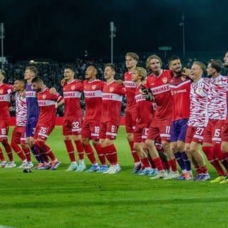 Schlussjubel der VfB-Mannschaft.