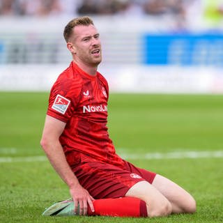 Fußball, 2. Bundesliga, 20240804, SSV Ulm 1846 - 1. FC Kaiserslautern. Im Bild Jannik MAUSE (1. FC Kaiserslautern, 18) verpasste Torchance am Boden. Ulm Donaustadion Baden-Württemberg Deutschland