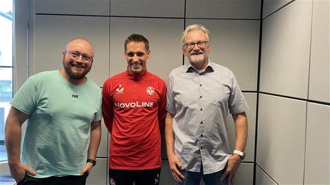 Philipp Klement zu Gast bei Sebstian Zobel (li) und Stefan Kersthold (re) im SWR Sport Podcast "Nur der FCK"