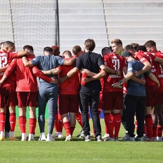 Spielerkreis beim 1. FC Kaiserslautern nach der 0:1-Niederlage in Elversberg