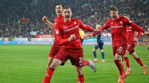 Luca Sirch (31) freut sich über seinen Treffer zum 2:0 gegen den SC Paderborn (Endstand 3:0)