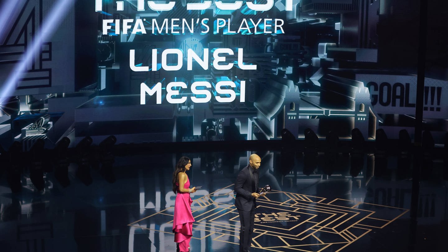 Lionel Messi Wins Fifas The Best Award Again Aitana Bonmatí Named