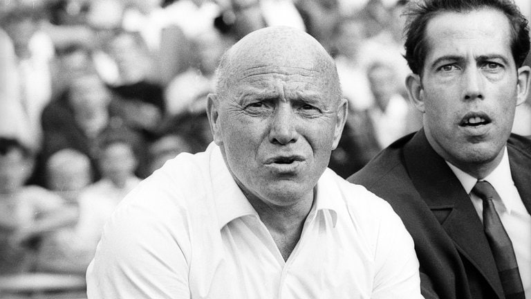 Als Georg Knöpfle 1970 sein letztes Bundesliga Spiel leitete, war der damalige HSV-Trainer 65 Jahre und 353 Tage alt. Durch eine schwere Verletzung musst er seine Karriere schon mit 30 Jahren beenden und startete eine Karriere als Trainer,  