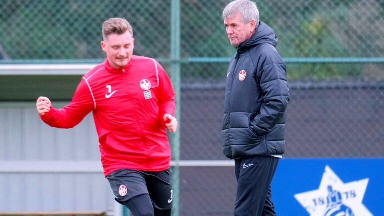 Friedhelm Funkel übernahm jüngst das Traineramt beim 1. FC Kaiserslautern. Mit 70 Jahren will er es nochmal wissen und heuert bei seiner insgesamt 13. Trainerstation an. 