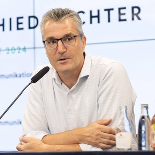 Knut Kircher bei einer Pressekonferenz