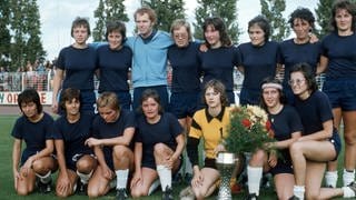 Siegerfoto TuS Wörrstadt - Erster Deutscher Frauenfußball Meister 1974