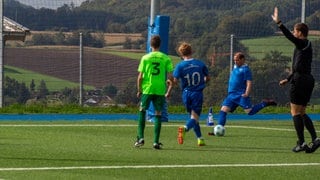 Freistoß im Spiel der TSG Wilhelmsdorf gegen Reha Offenburg beim Special Olympics Unified-Cup in Hoffenheim.