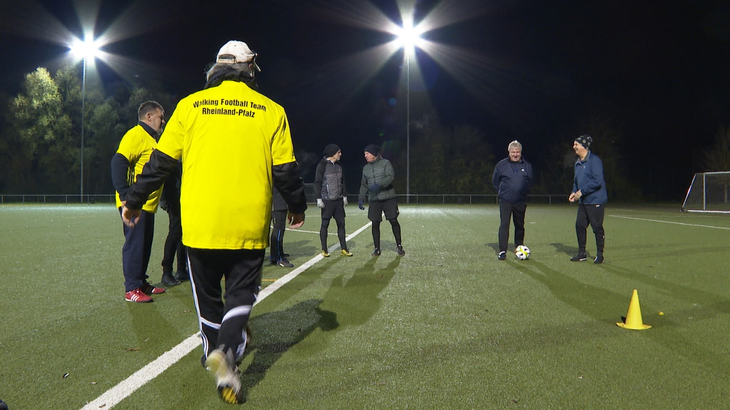 Trainer des Walking Football Teams bei der TSG Groß-Winternheim