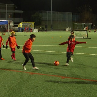 Kinder beim VfL Kaltental spielen im Training Funino