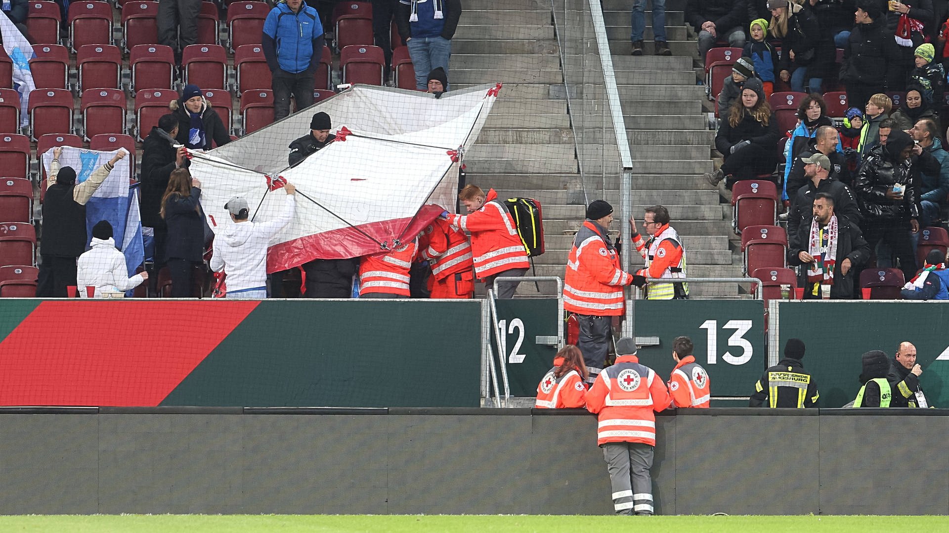 Prozess um Stadion-Böllerwurf mit 14 Verletzten ausgesetzt