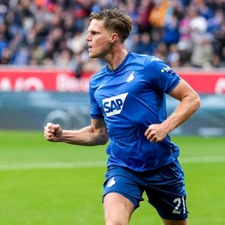 Marius Bülter (TSG 1899 Hoffenheim) jubelt über sein Tor gegen den VfL Bochum