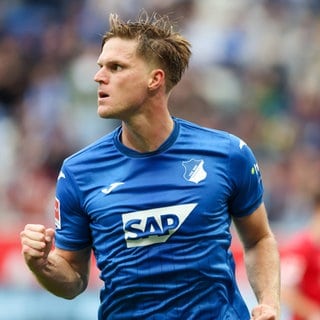 Marius Bülter von der TSG Hoffenheim jubelt