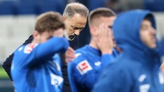 Enttäuschung und Frust bei Pellegrino Matarazzo und der TSG Hoffenheim nach der Niederlage gegen den FC St. Pauli