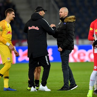 Marco Rose (RB Salzburg) und Christian Ilzer (WAC Wolfsberg) nach einem Spiel in der östereichischen Bundesliga (02. März 2019).