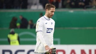 Oliver Baumann von der TSG Hoffenheim nach dem Pokal-Aus in Wolfsburg