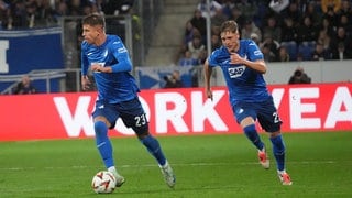 Die beiden Neuzugänge Adam Hlozek (li.) und Alexander Prass (re.) von der TSG Hoffenheim