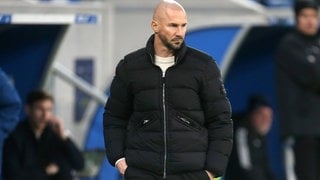 Christian Ilzer (Trainer TSG Hoffenheim) an der Seitenlinie