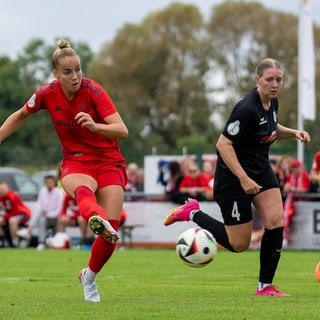 Im DFB-Pokal haben die Frauen des SC Sand deutlich gegen Bayern München verloren. 