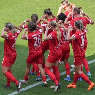 Freiburg jubel für verletzte Spielerin