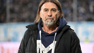 Sportdirektor Martin Schmidt von Mainz 05 will nach der Niederlage beim VfB die Situation im Verein analysieren. 
