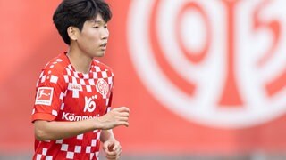 Der neue Mittelfeldspieler des 1. FSV Mainz 05 Hyunseok Hong beim Testspiel gegen den SV Darmstadt