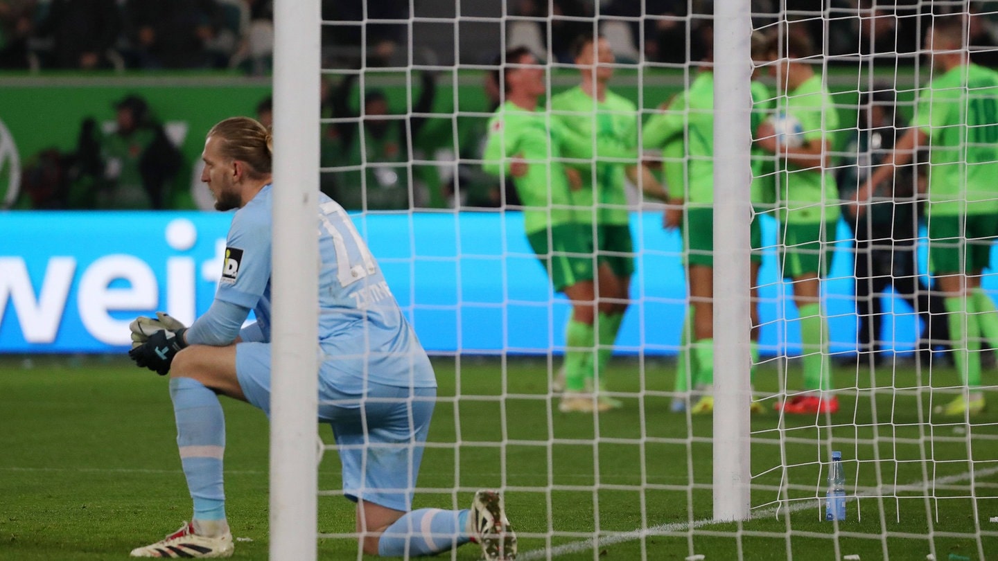 Robin Zentner nach dem Gegentor zum 3:4 in Wolfsburg