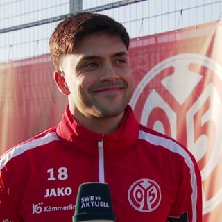 Nadiem Amiri im Interview nach dem Training vor dem Spiel gegen Mönchengladbach