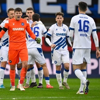 Der Kalrsruher SC steht aktuell auf Platz ein in der Fußball-Tabelle der zweiten Bundesliga. 