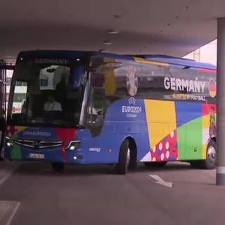 DFB-Team erreicht Hotel in Stuttgart