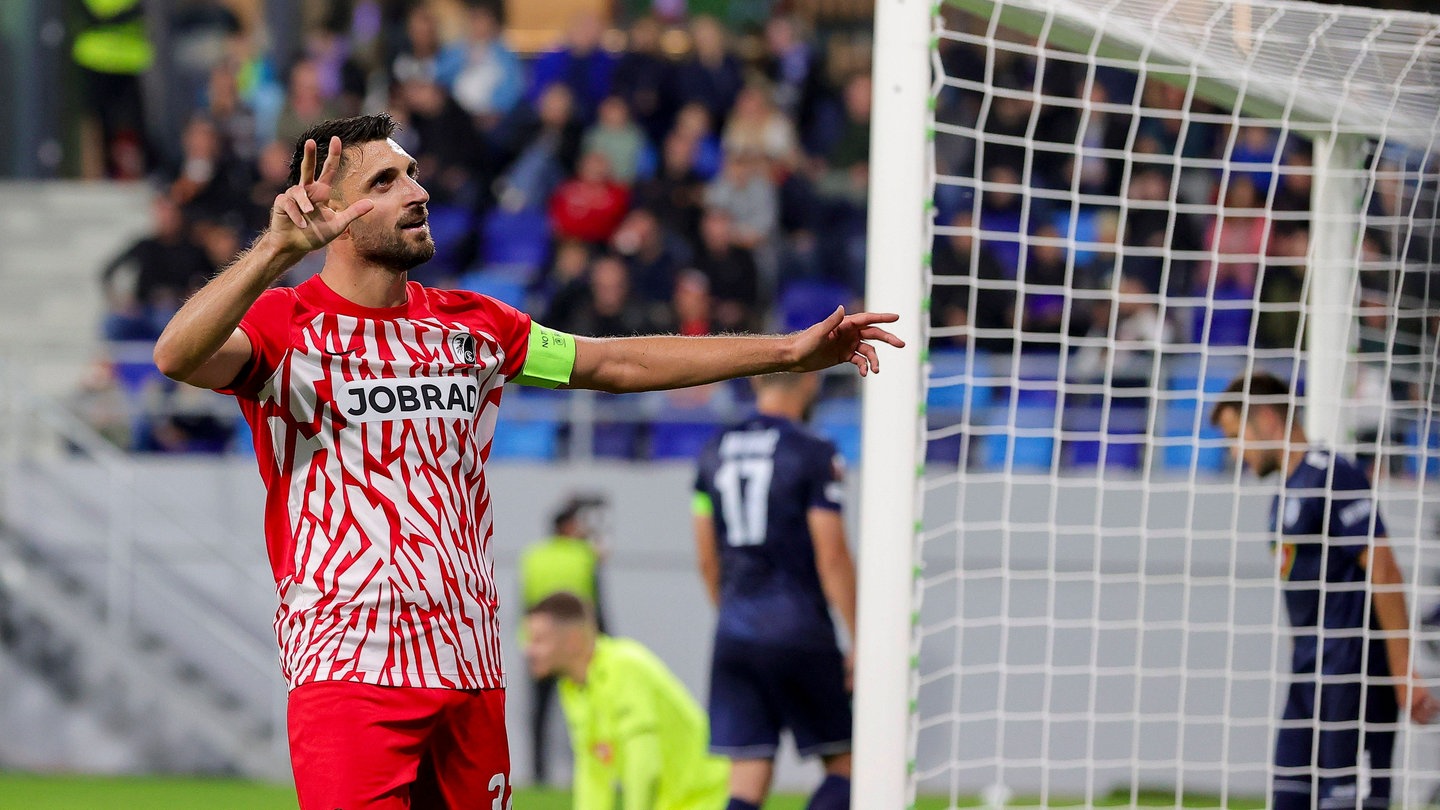 Vincenzo Grifo’s Flawless Hat Trick Leads SC Freiburg to Victory: Europa League Recap