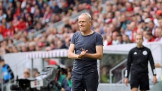 Christian Streich an der Seitenlinie beim Spiel gegen Werder Bremen