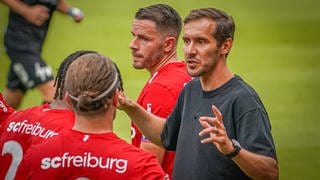 Freiburgs Trainer Julian Schuster