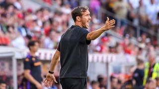 Freiburg-Trainer Julian Schuster bei Saisoneröffnungsspiel