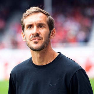 Julian Schuster (SC Freiburg) bei Debüt als Freiburg-Trainer im DFB-Pokal