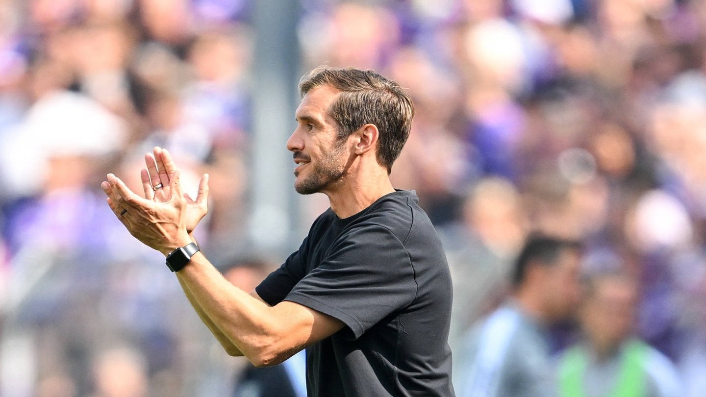 Julian Schuster feierte als neuer Trainer des SC Freiburg einen souveränen 4:0-Erfolg beim VfL Osnabrück