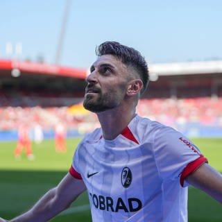 Vincenzo Grifo bejubelt seinen Treffer gegen den 1. FC Heidenheim