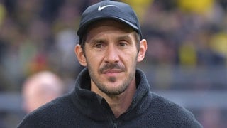 Julian Schuster während der Partie bei Borussia Dortmund