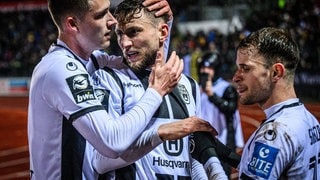 Philipp Maier hat den SSV Ulm 1846 Fußball gegen den SV Sandhausen mit 1:0 in Führung geköpft.