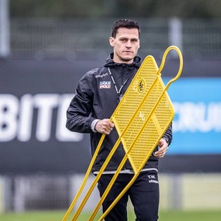 Thomas Wörle vom SSV Ulm 1846 Fußball auf dem Trainingsplatz