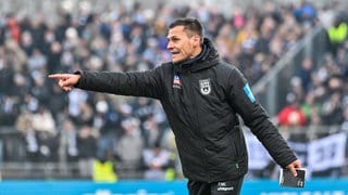 Ulm Trainer Thomas Wörle im Spiel gegen den HSV