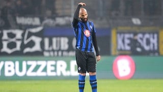 Terrence Boyd vom SV Waldhof Mannheim ist enttäuscht nach dem Gegentreffer gegen Dynamo Dresden. 