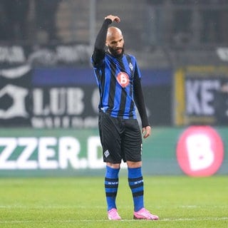 Terrence Boyd vom SV Waldhof Mannheim ist enttäuscht nach dem Gegentreffer gegen Dynamo Dresden. 