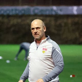 Bernhard Trares (hier als Co-Trainer des VfB Stuttgart)