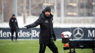 VfB-Trainer Sebastian Hoeneß vor dem Spiel gegen Gladbach.