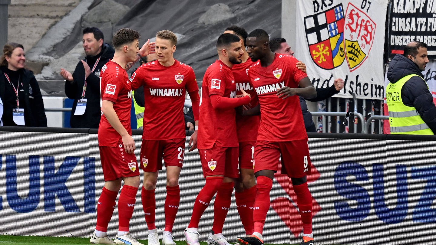 Der VfB Stuttgart bejubelt das Tor von Guirassy im Spiel gegen Darmstadt.