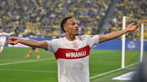 Nach Leihe: VfB Stuttgart Verpflichtet Jamie Leweling Fest - Fußball ...