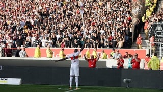 Serhou Guirassy vom VfB Stuttgart freut sich über sein Tor. 