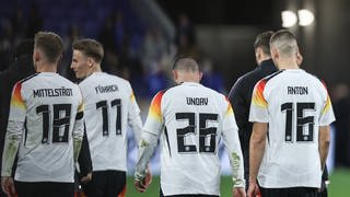 Deniz Undav, Maxi Mittelstädt, Chris Führich und Waldemar Anton vom VfB Stuttgart
