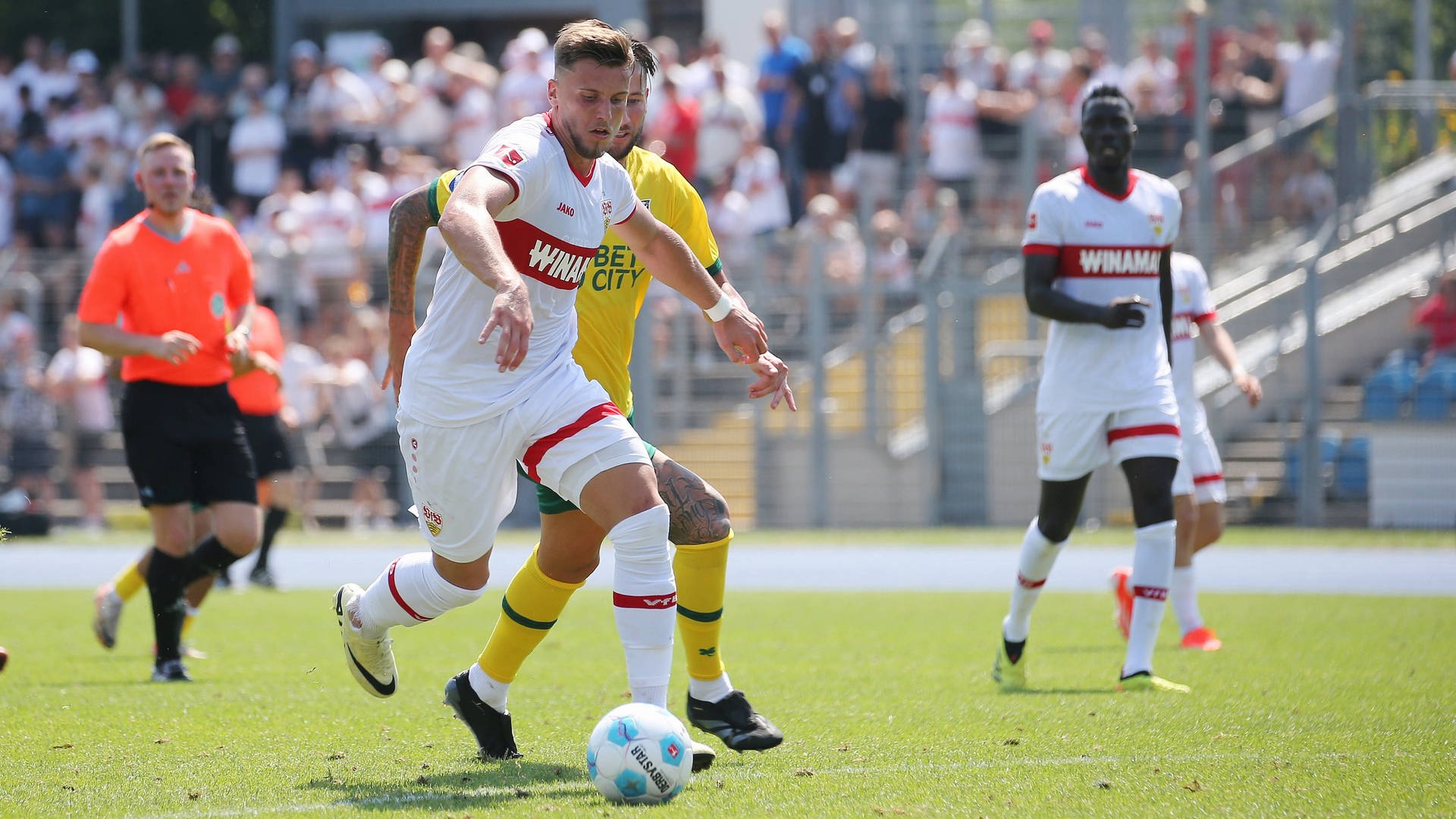 VfB Stuttgart schlägt Fortuna Sittard - Demirovic mit Bandage nach Auswechslung