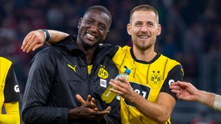 Serhou Guirassy und Waldemar Anton nach dem 4:2-Heimsieg von Borussia Dortmund gegen den 1. FC Heidenheim.